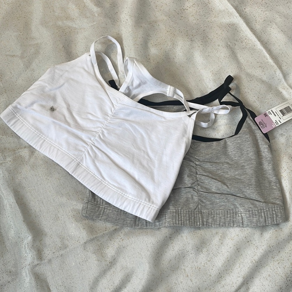 2pk NWT Fruit of the Loom sports bras